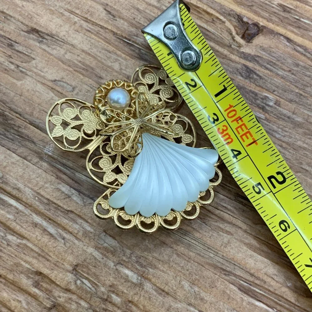Jane AOL Vintage 1998 Gold Plated Filagree Faux Pearl Brooch Pin